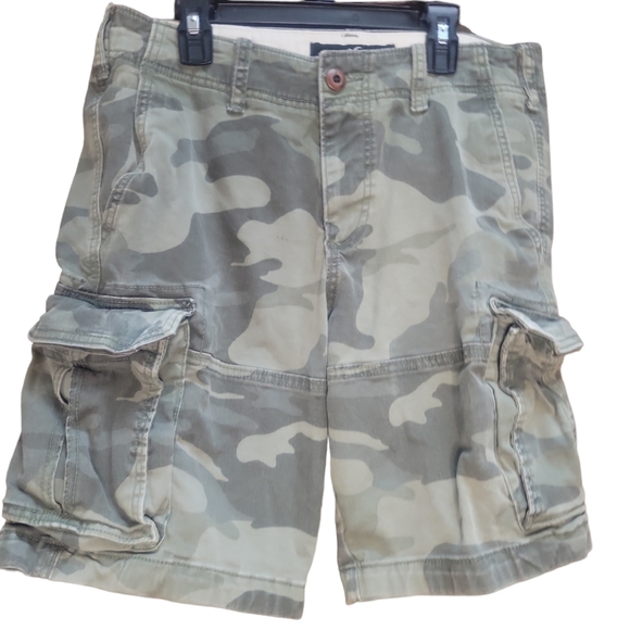 Hollister Shorts Hollister Mens Camo Cargo Shorts Size 3 Poshmark
